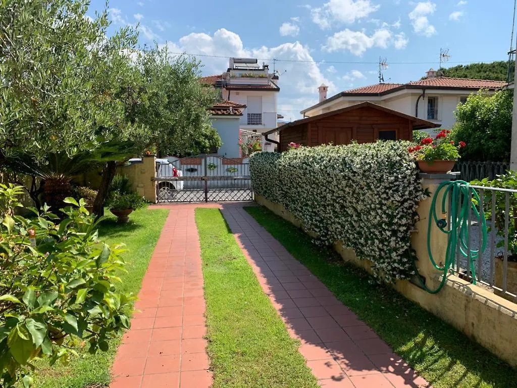 Casa vacanze Villa La casina dell'Annetta Lido di Camaiore